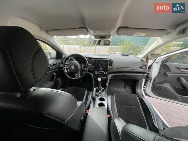 Білий Рено Меган, об'ємом двигуна 1.46 л та пробігом 226 тис. км за 11000 $, фото 6 на Automoto.ua