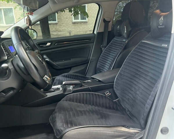 Білий Рено Меган, об'ємом двигуна 1.46 л та пробігом 132 тис. км за 12500 $, фото 10 на Automoto.ua