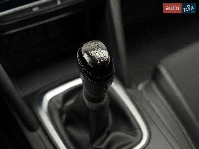 Белый Рено Меган, объемом двигателя 1.46 л и пробегом 195 тыс. км за 9950 $, фото 50 на Automoto.ua