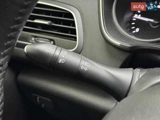 Белый Рено Меган, объемом двигателя 1.46 л и пробегом 195 тыс. км за 9950 $, фото 46 на Automoto.ua