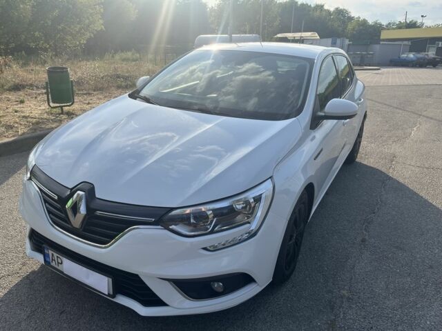 Белый Рено Меган, объемом двигателя 1.5 л и пробегом 242 тыс. км за 8500 $, фото 3 на Automoto.ua