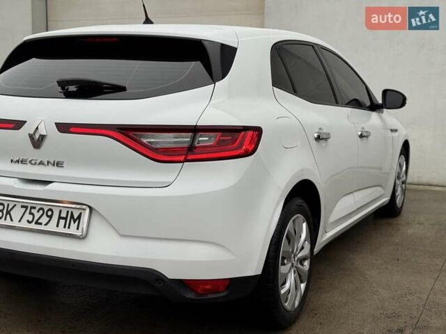Белый Рено Меган, объемом двигателя 1.46 л и пробегом 195 тыс. км за 9950 $, фото 26 на Automoto.ua