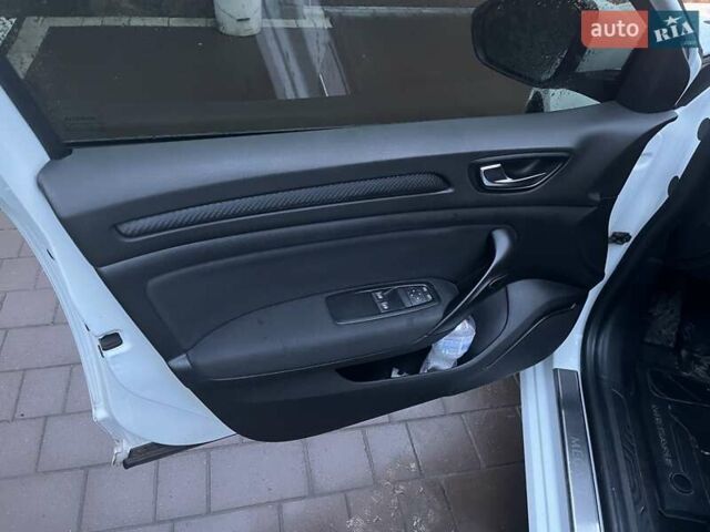 Белый Рено Меган, объемом двигателя 1.46 л и пробегом 195 тыс. км за 9500 $, фото 12 на Automoto.ua