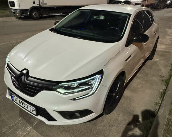Белый Рено Меган, объемом двигателя 1.46 л и пробегом 132 тыс. км за 12750 $, фото 3 на Automoto.ua