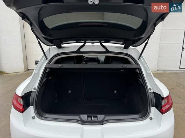 Белый Рено Меган, объемом двигателя 1.46 л и пробегом 195 тыс. км за 9950 $, фото 54 на Automoto.ua