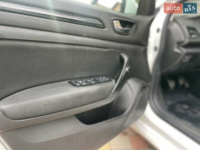 Білий Рено Меган, об'ємом двигуна 1.46 л та пробігом 247 тис. км за 10400 $, фото 14 на Automoto.ua