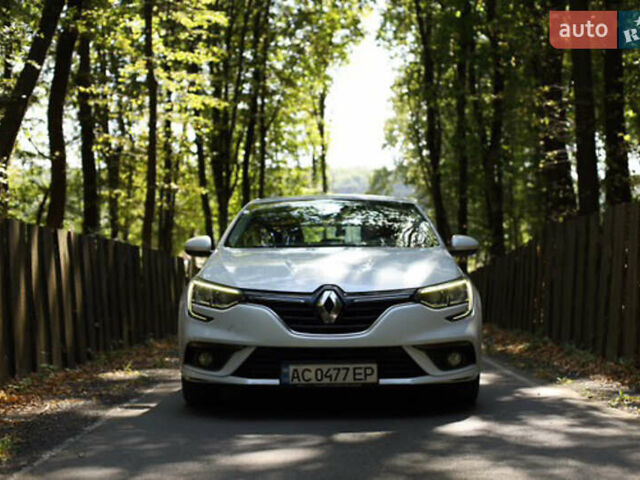 Білий Рено Меган, об'ємом двигуна 1.46 л та пробігом 220 тис. км за 10999 $, фото 4 на Automoto.ua