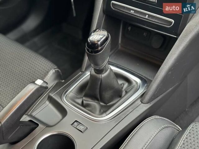 Белый Рено Меган, объемом двигателя 1.46 л и пробегом 195 тыс. км за 9950 $, фото 32 на Automoto.ua