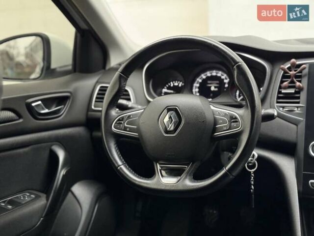 Белый Рено Меган, объемом двигателя 1.46 л и пробегом 195 тыс. км за 9950 $, фото 42 на Automoto.ua