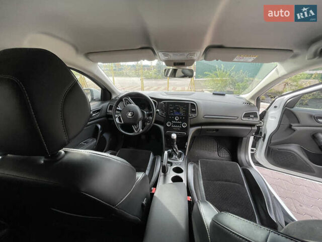 Білий Рено Меган, об'ємом двигуна 1.46 л та пробігом 226 тис. км за 11000 $, фото 10 на Automoto.ua