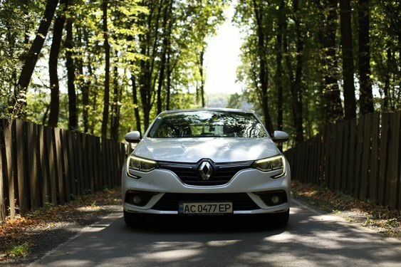 Білий Рено Меган, об'ємом двигуна 1.5 л та пробігом 220 тис. км за 11200 $, фото 4 на Automoto.ua