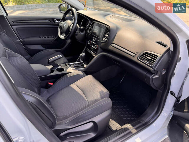 Белый Рено Меган, объемом двигателя 1.46 л и пробегом 139 тыс. км за 13900 $, фото 22 на Automoto.ua