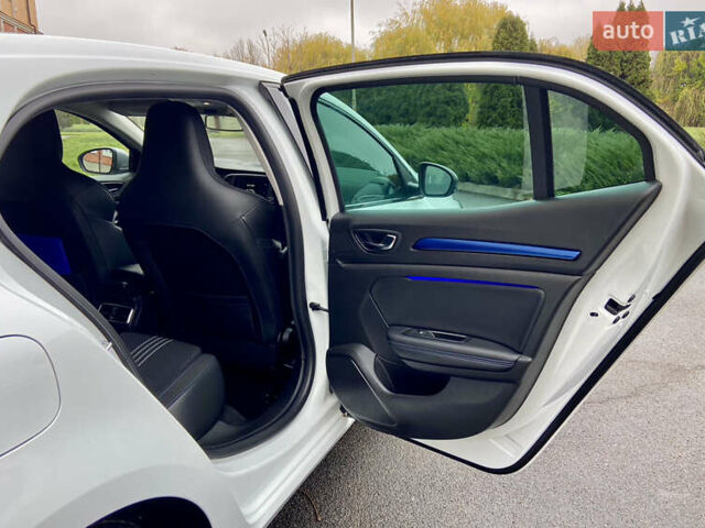 Белый Рено Меган, объемом двигателя 1.5 л и пробегом 151 тыс. км за 15650 $, фото 48 на Automoto.ua