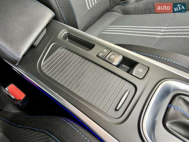 Белый Рено Меган, объемом двигателя 1.5 л и пробегом 151 тыс. км за 15650 $, фото 60 на Automoto.ua