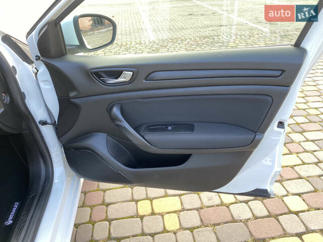 Белый Рено Меган, объемом двигателя 1.5 л и пробегом 207 тыс. км за 10850 $, фото 16 на Automoto.ua