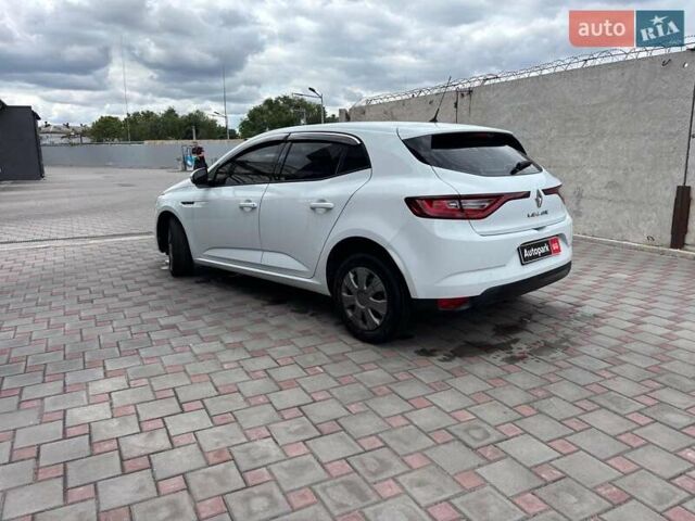 Белый Рено Меган, объемом двигателя 1.5 л и пробегом 221 тыс. км за 10790 $, фото 2 на Automoto.ua