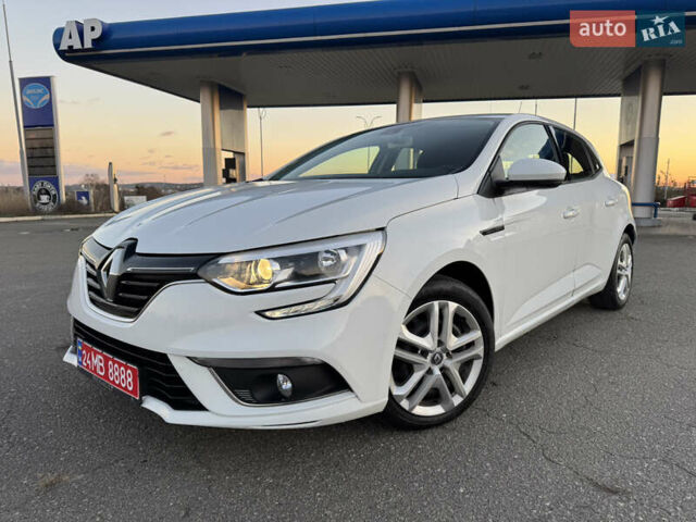 Белый Рено Меган, объемом двигателя 1.5 л и пробегом 214 тыс. км за 11999 $, фото 1 на Automoto.ua