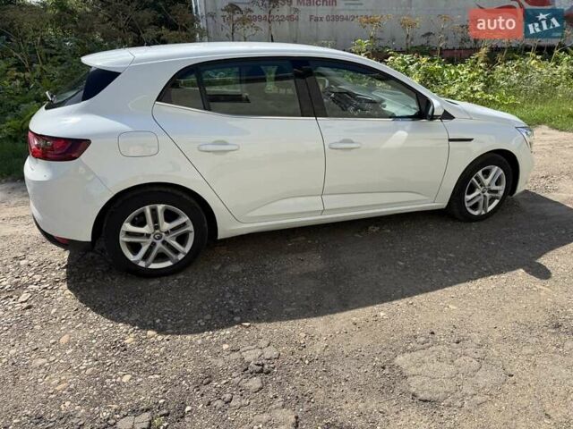 Белый Рено Меган, объемом двигателя 1.5 л и пробегом 259 тыс. км за 9600 $, фото 5 на Automoto.ua