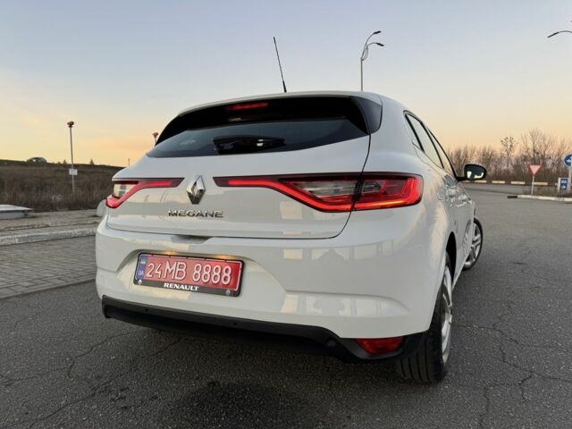 Белый Рено Меган, объемом двигателя 1.5 л и пробегом 2 тыс. км за 11900 $, фото 7 на Automoto.ua