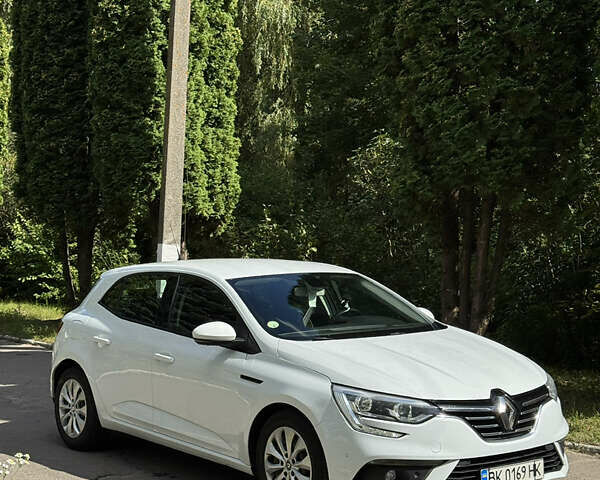 Білий Рено Меган, об'ємом двигуна 1.46 л та пробігом 154 тис. км за 9900 $, фото 5 на Automoto.ua