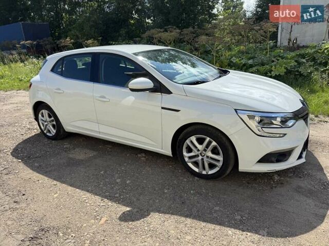 Белый Рено Меган, объемом двигателя 1.5 л и пробегом 259 тыс. км за 9600 $, фото 7 на Automoto.ua