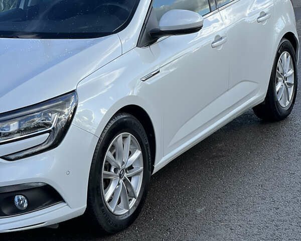 Білий Рено Меган, об'ємом двигуна 1.2 л та пробігом 41 тис. км за 16000 $, фото 15 на Automoto.ua
