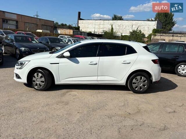 Білий Рено Меган, об'ємом двигуна 1.5 л та пробігом 221 тис. км за 10690 $, фото 1 на Automoto.ua