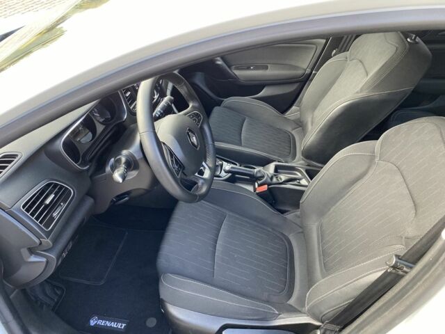 Белый Рено Меган, объемом двигателя 1.5 л и пробегом 207 тыс. км за 10850 $, фото 9 на Automoto.ua