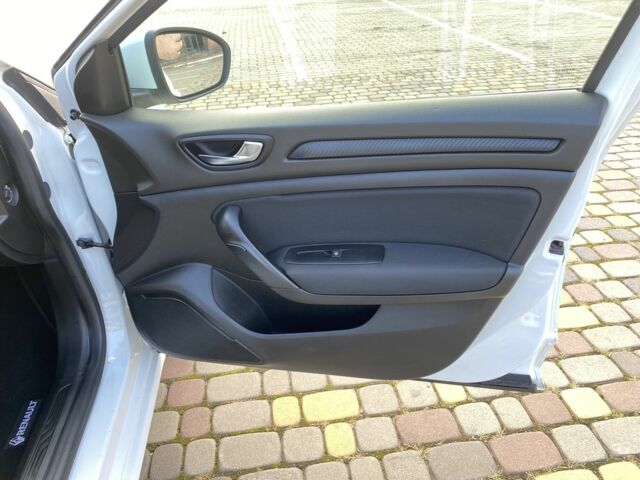 Белый Рено Меган, объемом двигателя 1.5 л и пробегом 207 тыс. км за 10850 $, фото 18 на Automoto.ua