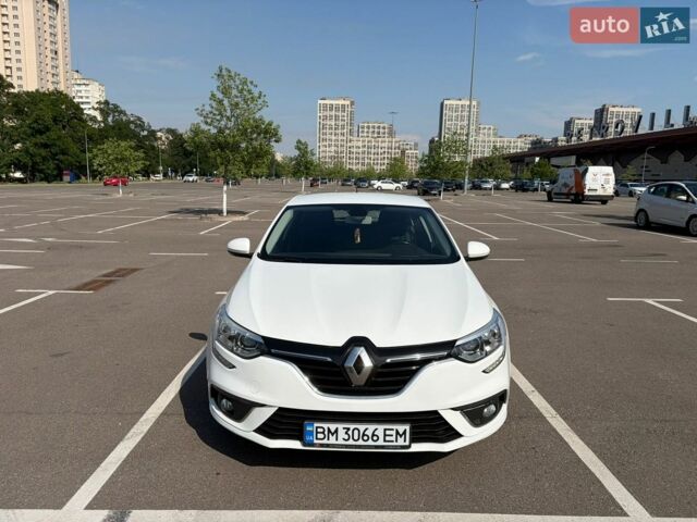 Белый Рено Меган, объемом двигателя 1.46 л и пробегом 237 тыс. км за 10000 $, фото 4 на Automoto.ua