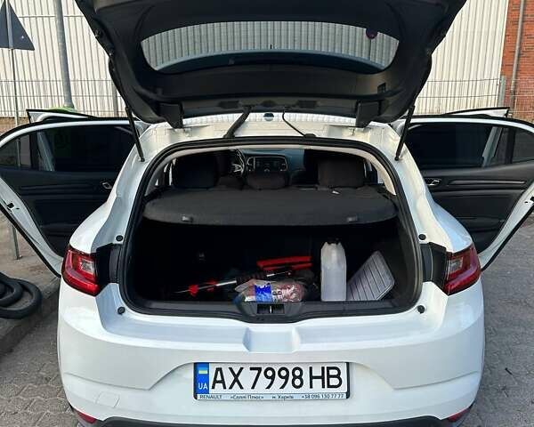 Белый Рено Меган, объемом двигателя 1.46 л и пробегом 180 тыс. км за 10900 $, фото 9 на Automoto.ua