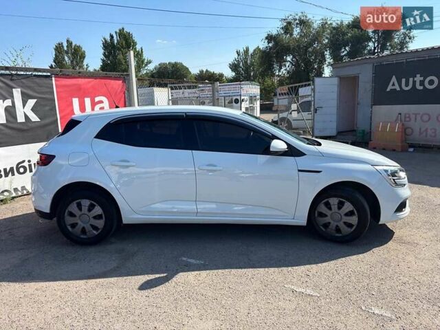 Білий Рено Меган, об'ємом двигуна 1.5 л та пробігом 221 тис. км за 10690 $, фото 5 на Automoto.ua