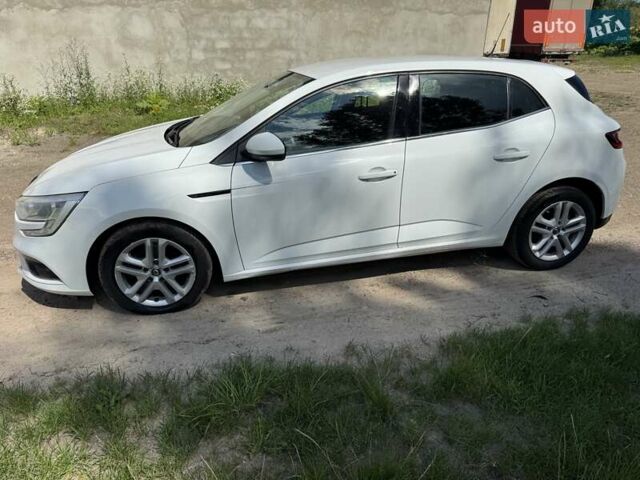 Белый Рено Меган, объемом двигателя 1.5 л и пробегом 259 тыс. км за 9700 $, фото 1 на Automoto.ua