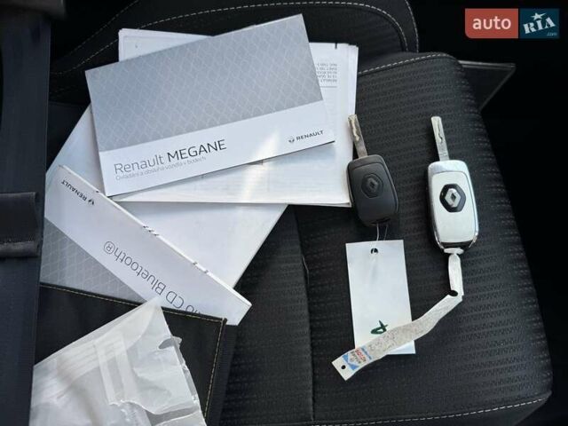 Белый Рено Меган, объемом двигателя 1.5 л и пробегом 259 тыс. км за 9600 $, фото 16 на Automoto.ua