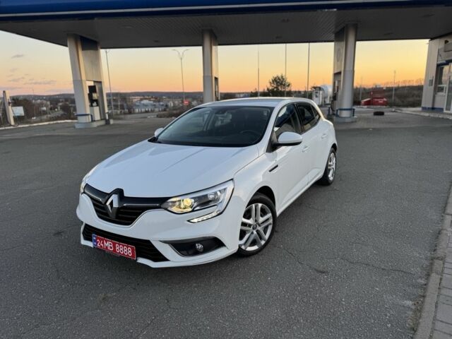 Белый Рено Меган, объемом двигателя 1.5 л и пробегом 2 тыс. км за 11900 $, фото 2 на Automoto.ua