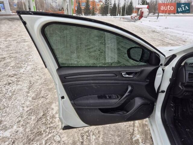 Білий Рено Меган, об'ємом двигуна 1.46 л та пробігом 309 тис. км за 11700 $, фото 18 на Automoto.ua