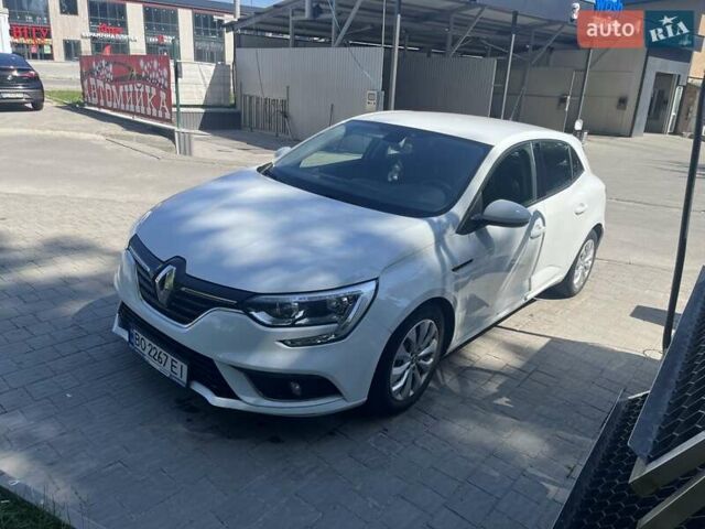 Белый Рено Меган, объемом двигателя 1.5 л и пробегом 204 тыс. км за 12400 $, фото 1 на Automoto.ua