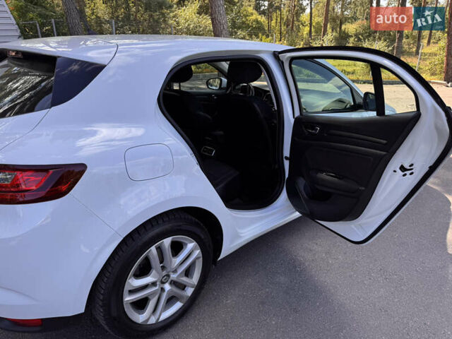 Белый Рено Меган, объемом двигателя 1.46 л и пробегом 139 тыс. км за 13900 $, фото 30 на Automoto.ua