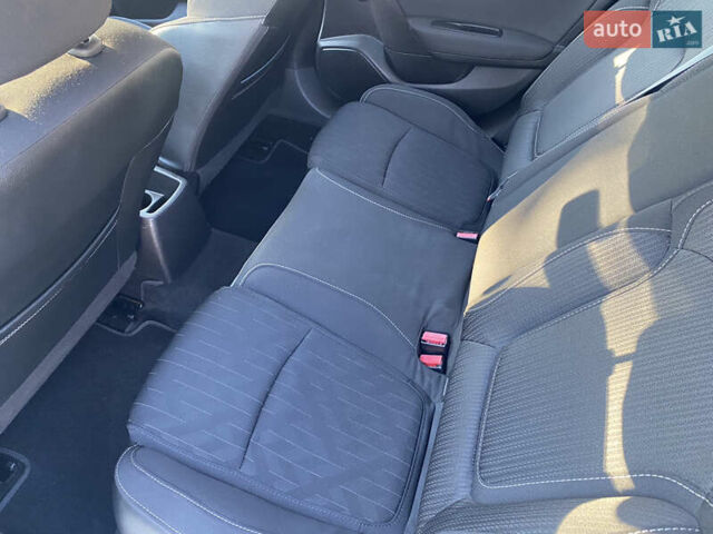 Белый Рено Меган, объемом двигателя 1.5 л и пробегом 207 тыс. км за 11850 $, фото 39 на Automoto.ua