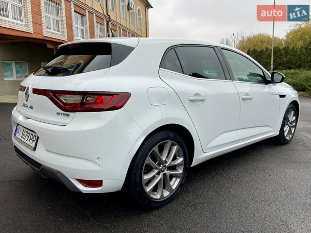 Белый Рено Меган, объемом двигателя 1.5 л и пробегом 151 тыс. км за 15650 $, фото 13 на Automoto.ua