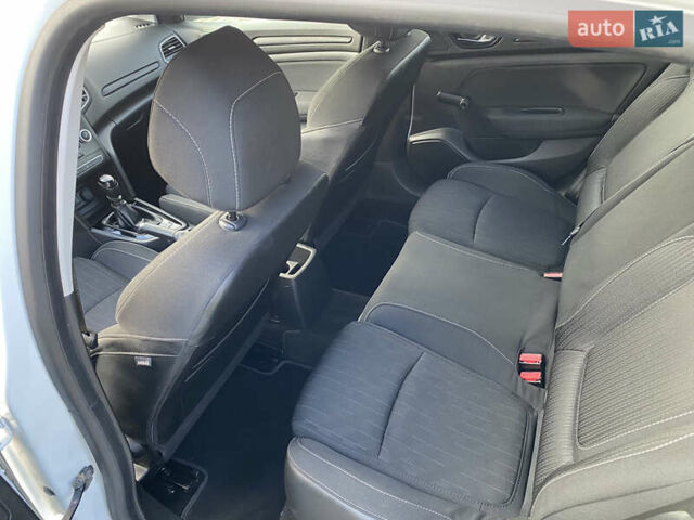 Белый Рено Меган, объемом двигателя 1.5 л и пробегом 207 тыс. км за 10850 $, фото 13 на Automoto.ua