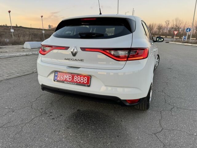 Белый Рено Меган, объемом двигателя 1.5 л и пробегом 2 тыс. км за 11900 $, фото 12 на Automoto.ua