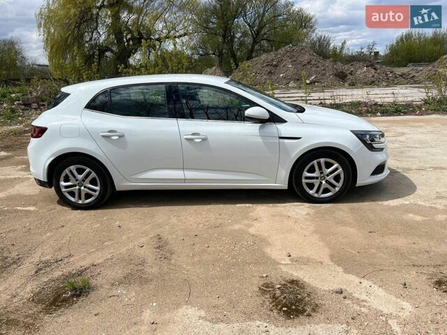 Білий Рено Меган, об'ємом двигуна 1.46 л та пробігом 251 тис. км за 10300 $, фото 2 на Automoto.ua
