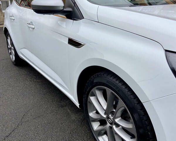 Белый Рено Меган, объемом двигателя 1.5 л и пробегом 151 тыс. км за 15650 $, фото 32 на Automoto.ua