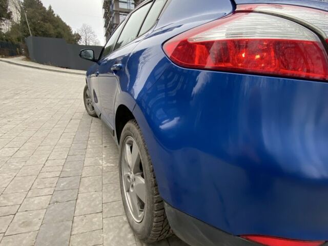 Белый Рено Меган, объемом двигателя 1.6 л и пробегом 258 тыс. км за 5779 $, фото 4 на Automoto.ua