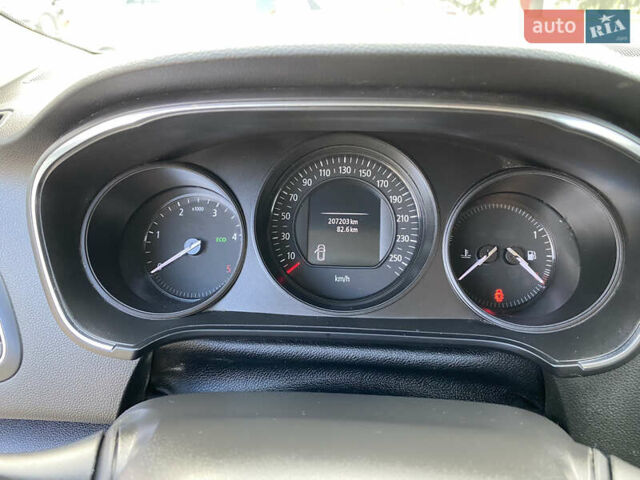 Белый Рено Меган, объемом двигателя 1.5 л и пробегом 207 тыс. км за 10850 $, фото 23 на Automoto.ua