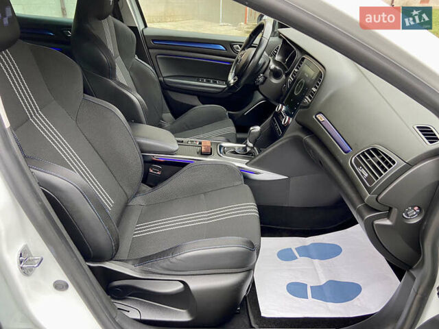 Белый Рено Меган, объемом двигателя 1.5 л и пробегом 151 тыс. км за 15650 $, фото 54 на Automoto.ua