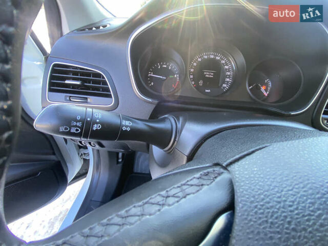 Белый Рено Меган, объемом двигателя 1.5 л и пробегом 207 тыс. км за 11850 $, фото 30 на Automoto.ua