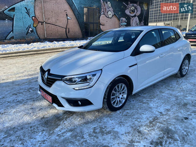 Белый Рено Меган, объемом двигателя 1.5 л и пробегом 207 тыс. км за 11850 $, фото 24 на Automoto.ua