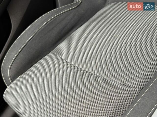 Білий Рено Меган, об'ємом двигуна 1.6 л та пробігом 189 тис. км за 10800 $, фото 14 на Automoto.ua